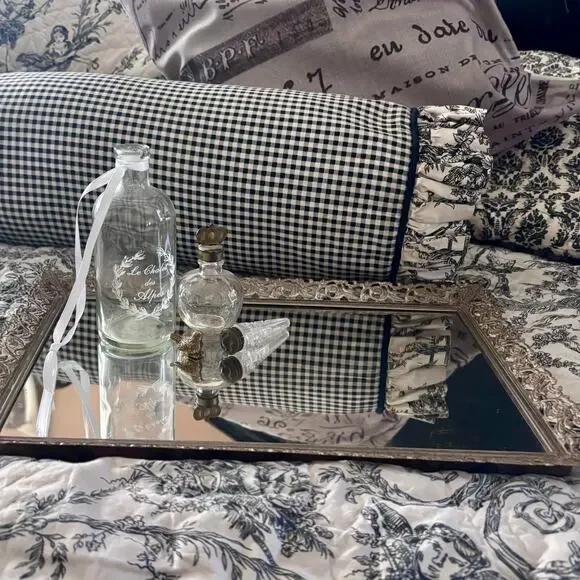 Vintage Hollywood Regency Mirrored Vanity Tray 15 X 10 inches - Picture 7 of 7